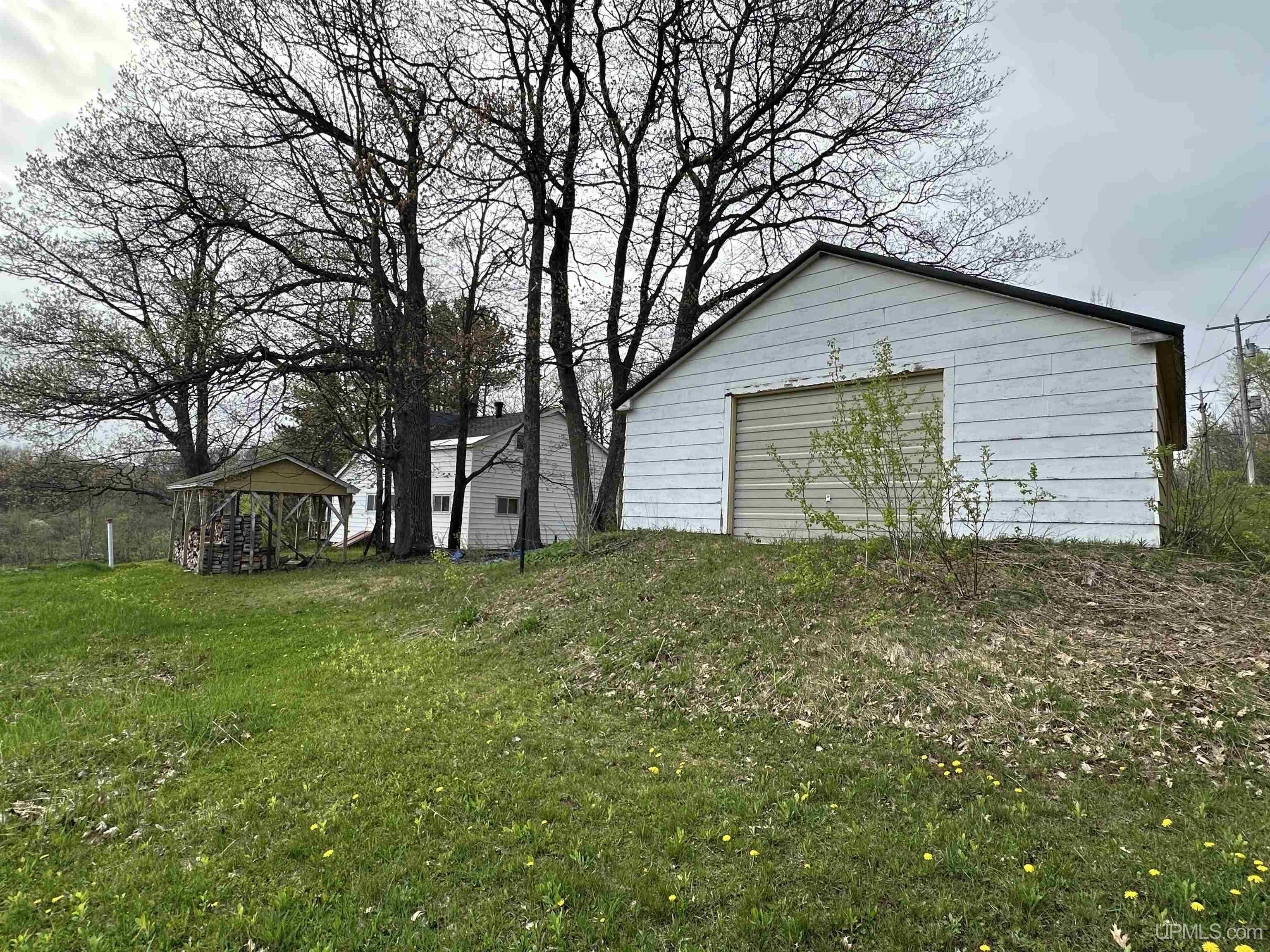 310 Indianhead Road Wakefield, MI 49968 - Photo 8 of 36
