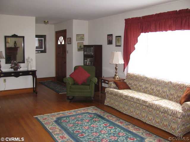 2034 Tuggle Road Farmville, VA 23901 - Photo 6 of 12 a living room with furniture and a couch