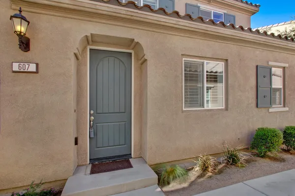 $2,995 | 607 Calle Vibrante, Palm Desert, CA 92211