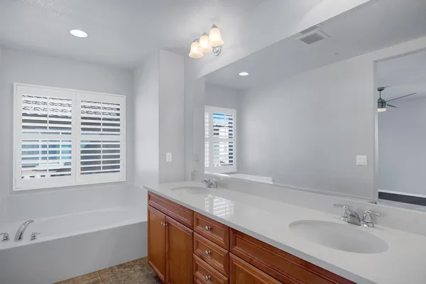 $2,995 | 607 Calle Vibrante, Palm Desert, CA 92211