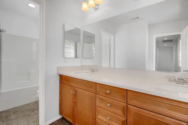$2,995 | 607 Calle Vibrante, Palm Desert, CA 92211