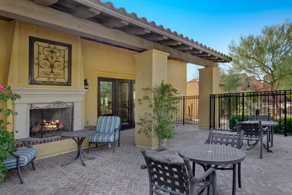 $2,995 | 607 Calle Vibrante, Palm Desert, CA 92211