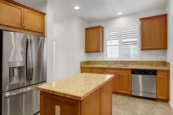 $2,995 | 607 Calle Vibrante, Palm Desert, CA 92211