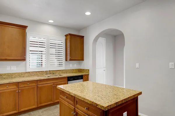 $2,995 | 607 Calle Vibrante, Palm Desert, CA 92211