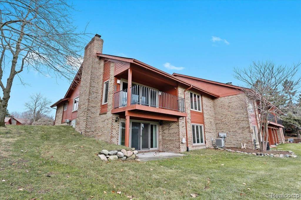 920 Green View Court Rochester Hills, MI 48307 - Photo 6 of 33