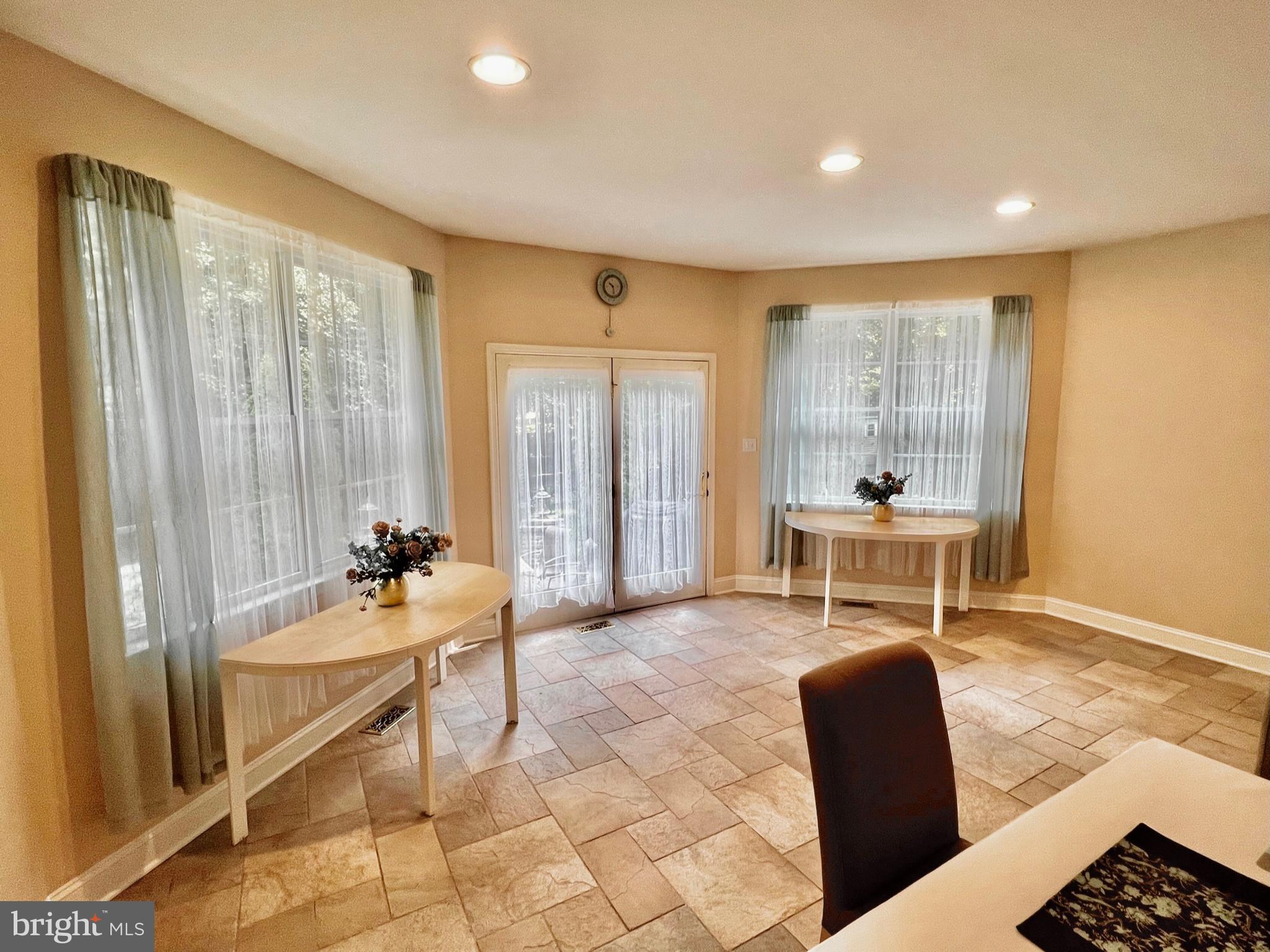 18 Skyline Circle Sewell, NJ 08080 - Photo 18 of 59 a living room with furniture and next to a window