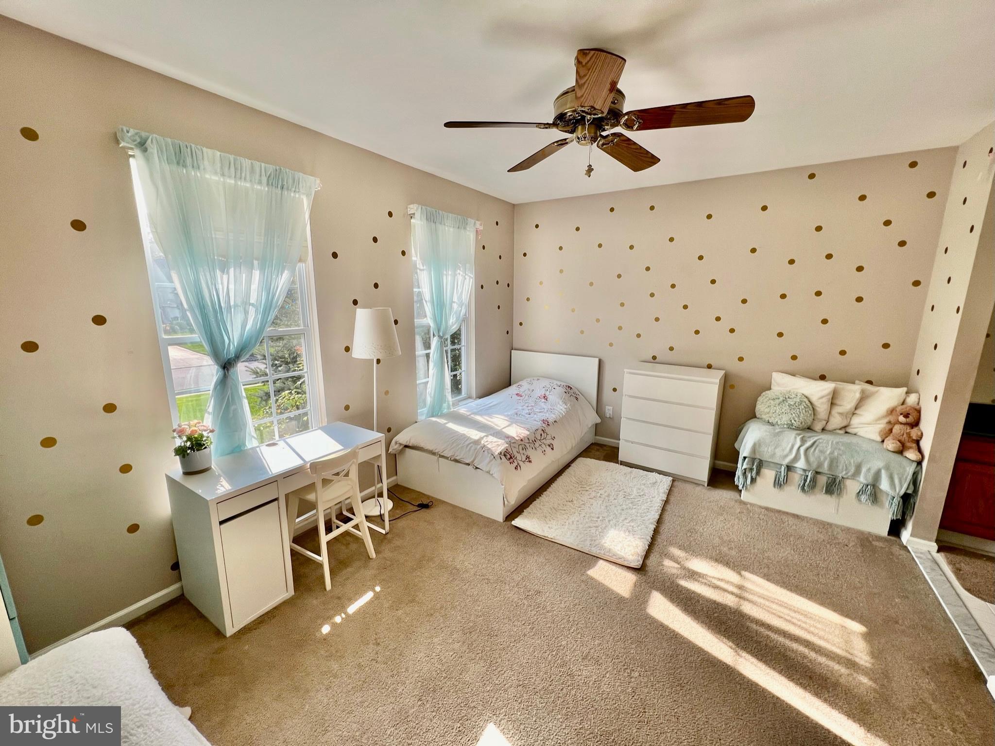 18 Skyline Circle Sewell, NJ 08080 - Photo 28 of 59 a living room with furniture