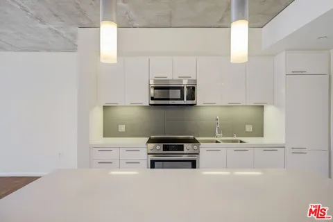 $6,205 | 8500 West Sunset, Unit E601, Los Angeles, CA 90069