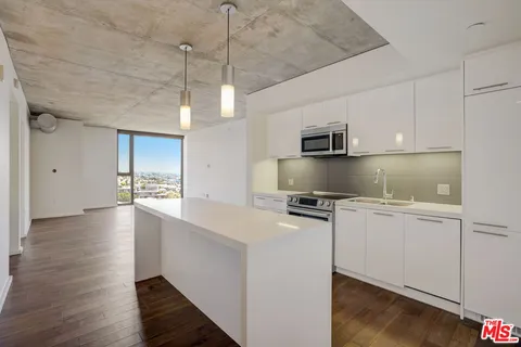 $6,205 | 8500 West Sunset, Unit E601, Los Angeles, CA 90069