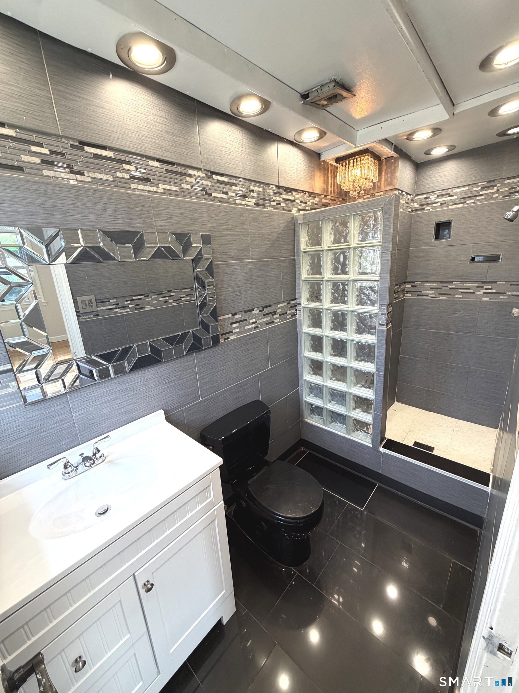 167 George Street Hartford, CT 06114 - Photo 20 of 33