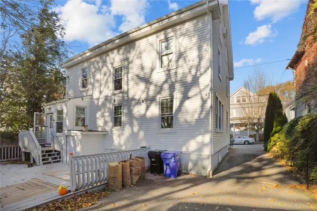 $4,500 | 10 Peckham Avenue, Newport, RI 02840