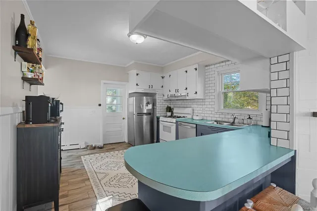 $4,500 | 10 Peckham Avenue, Newport, RI 02840