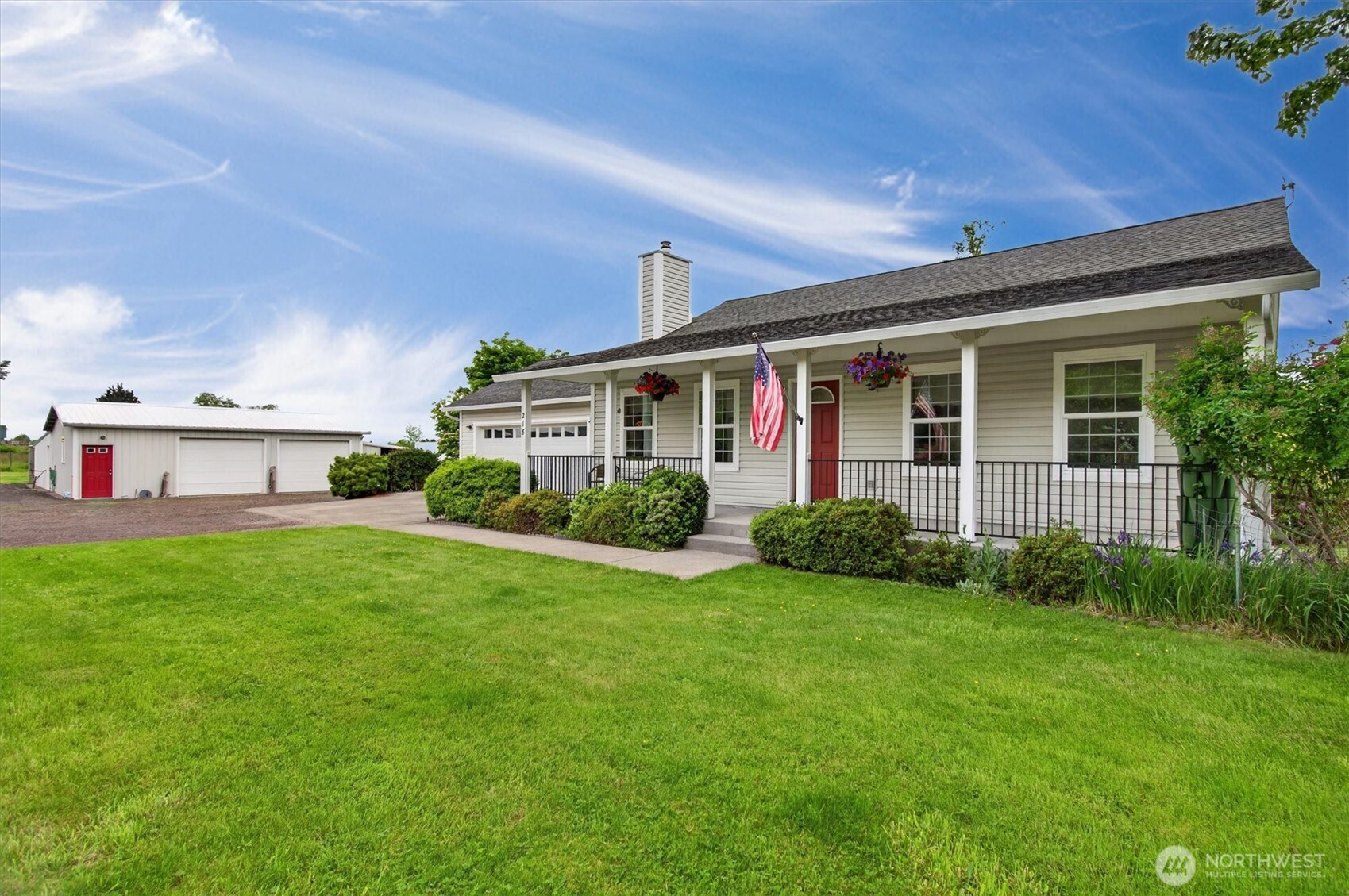 218 West Sunny Sands Road Cathlamet, WA 98612 - Photo 31 of 40 a view of a house with backyard and garden
