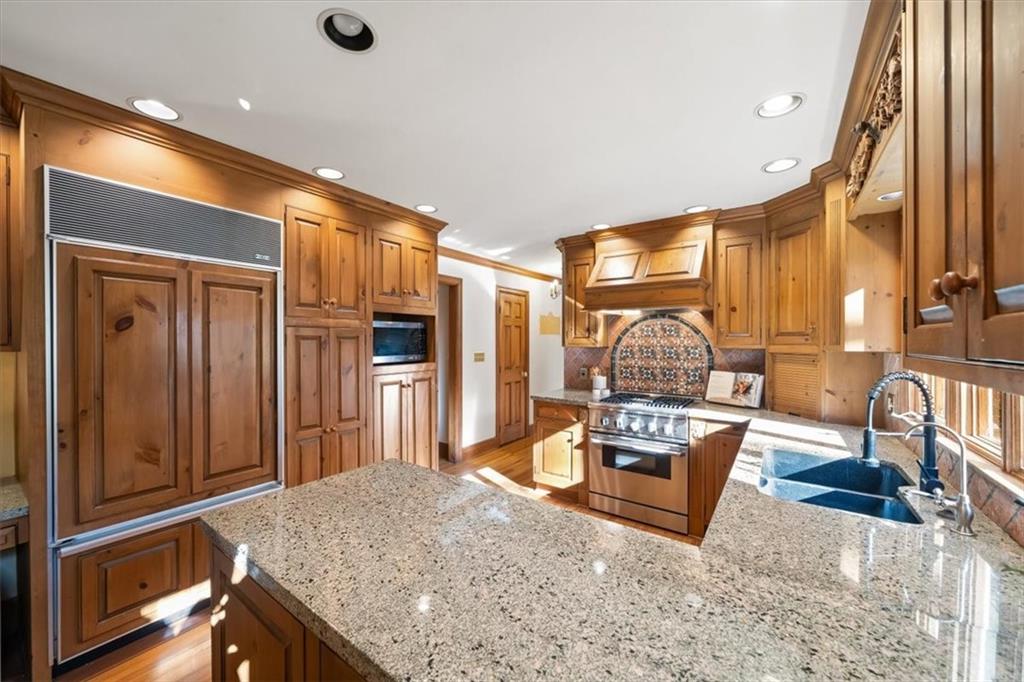 3125 Tomahawk Road Mission Hills, KS 66208 - Photo 23 of 50