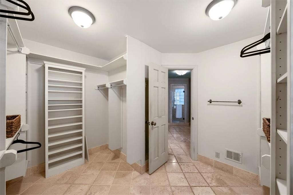 3125 Tomahawk Road Mission Hills, KS 66208 - Photo 29 of 50