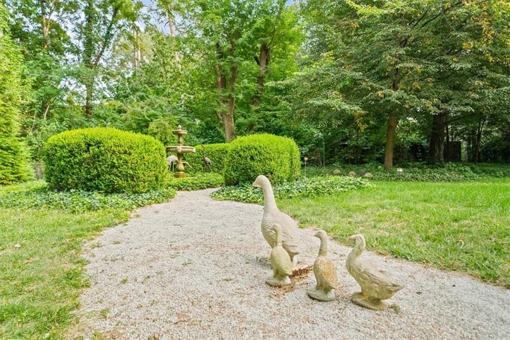 3125 Tomahawk Road Mission Hills, KS 66208 - Photo 3 of 50