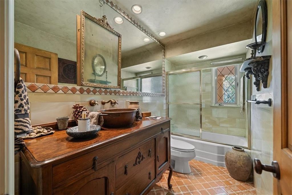 3125 Tomahawk Road Mission Hills, KS 66208 - Photo 32 of 50