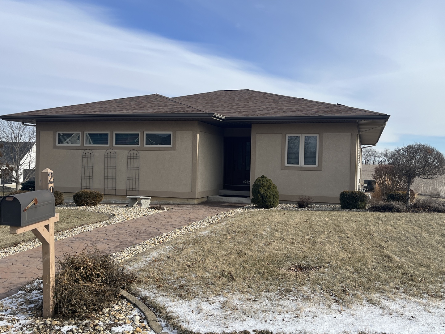 202 Regina Court Kewanee, IL 61443 - Photo 2 of 46