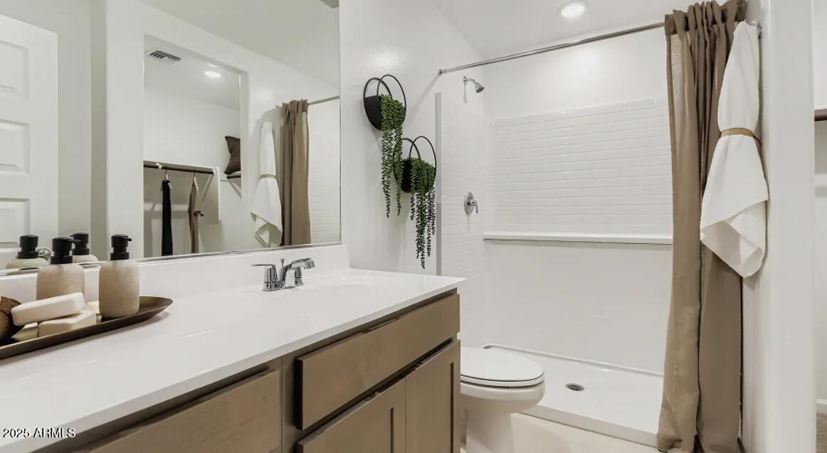 9678 West Piccadilly Road Avondale, AZ 85392 - Photo 10 of 22 Owners Bath