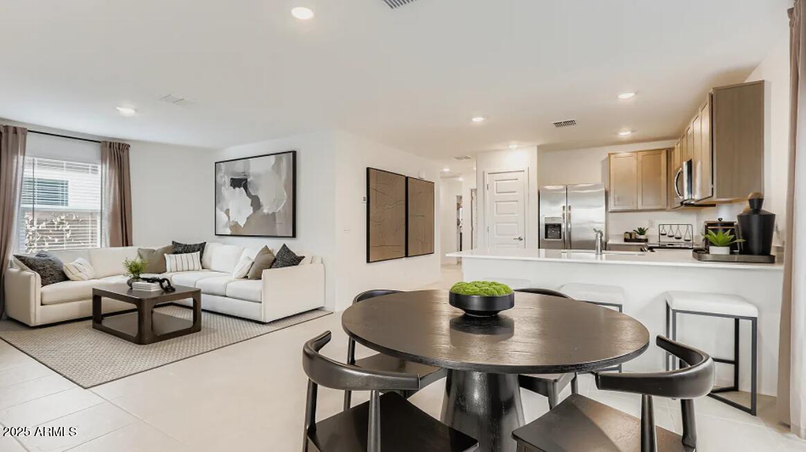 9678 West Piccadilly Road Avondale, AZ 85392 - Photo 4 of 22 Dining