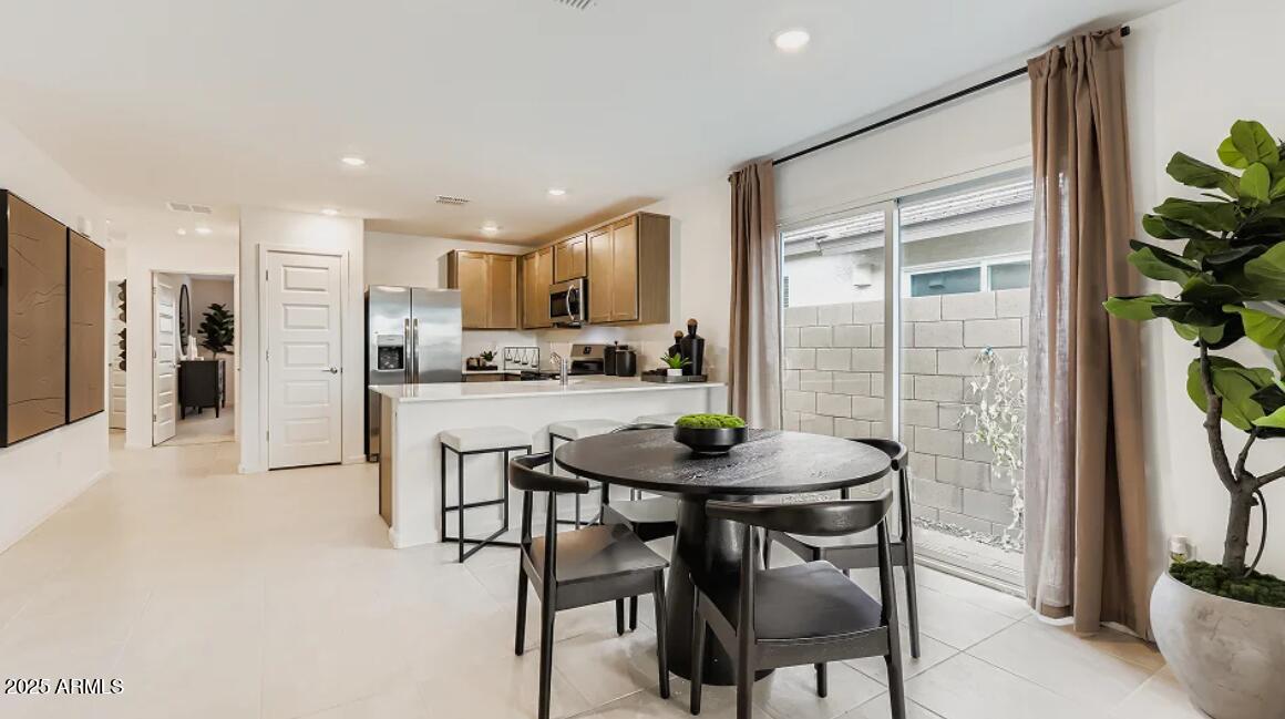 9678 West Piccadilly Road Avondale, AZ 85392 - Photo 5 of 22 Dining