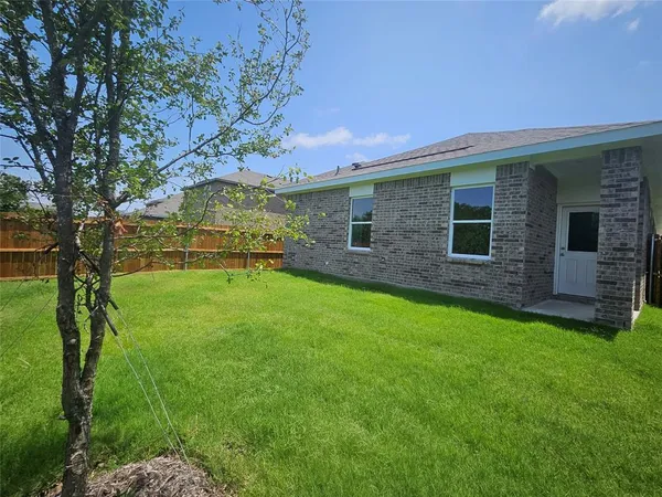 $2,190 | 2105 Burnwood Street, Melissa, TX 75454