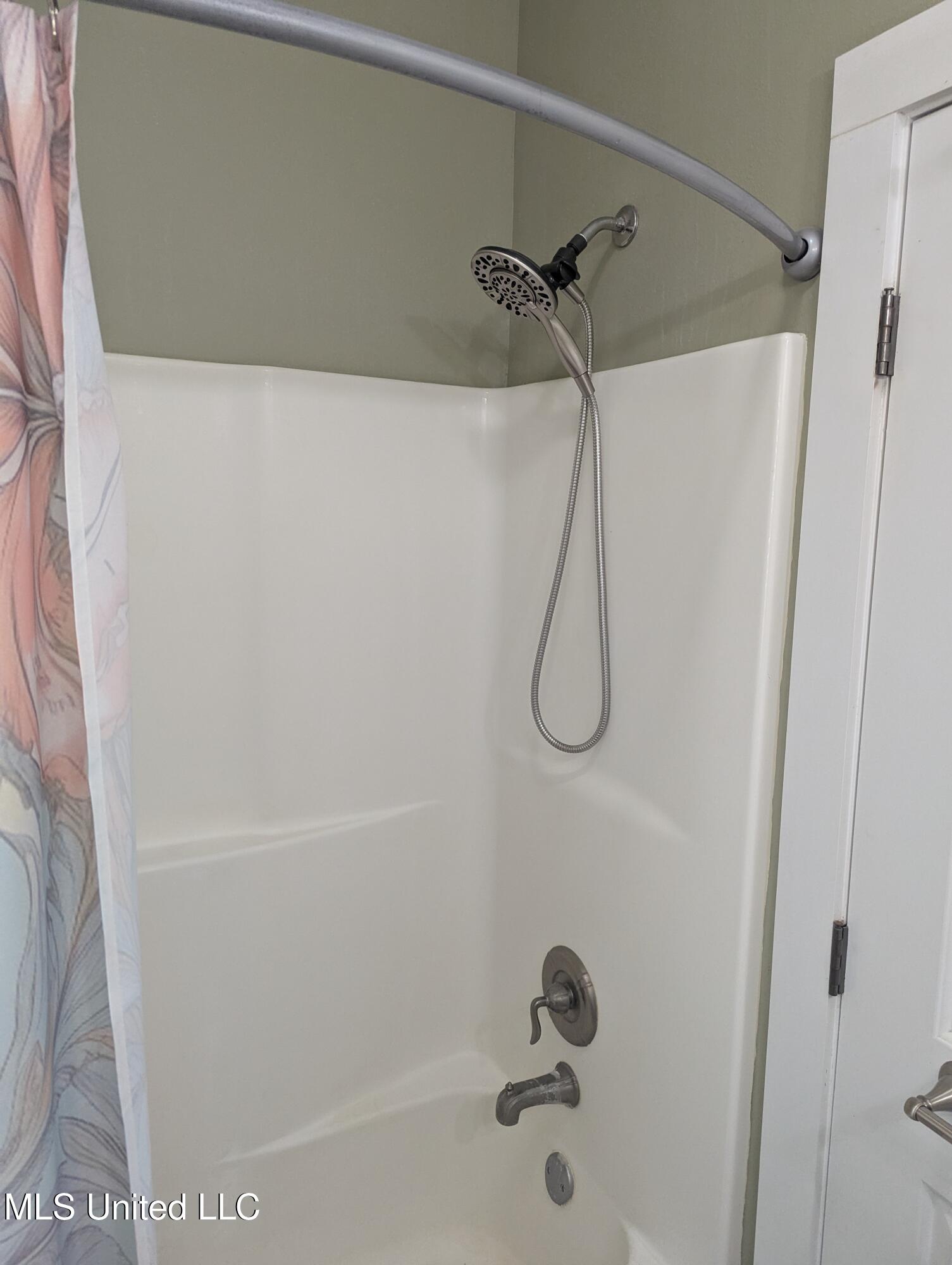 21217 Trails End Road Moss Point, MS 39562 - Photo 21 of 34 PXL_20250314_184306838