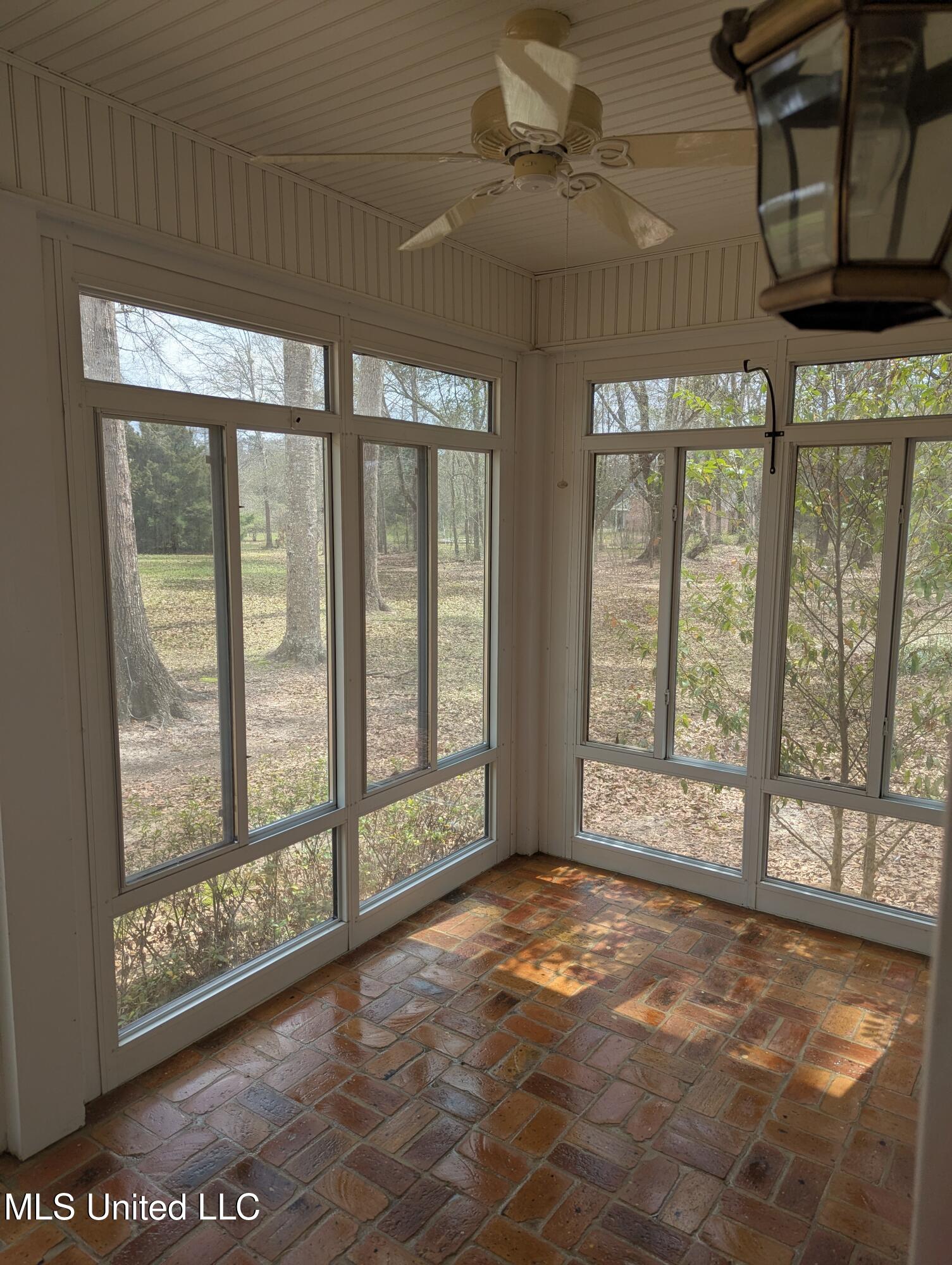 21217 Trails End Road Moss Point, MS 39562 - Photo 8 of 34 PXL_20250314_184630449