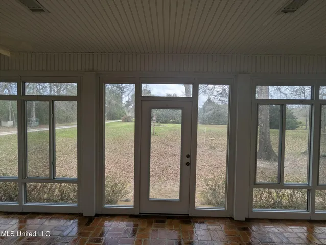 $265,000 | 21217 Trails End Road, Moss Point, MS 39562