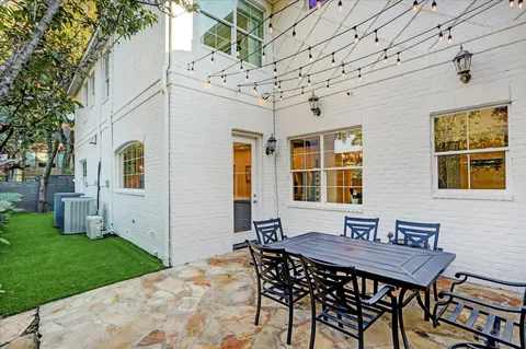 $1,199,000 | 1502 Whispering Pines Drive, Houston, TX 77055