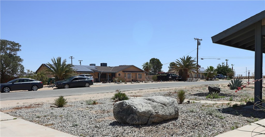 4752 Flying H Road Twentynine Palms, CA 92277 - Photo 2 of 55