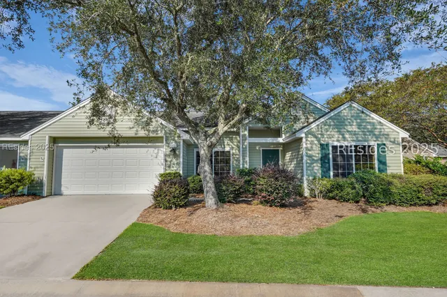 $295,000 | 2 Huquenin Court, Bluffton, SC 29909