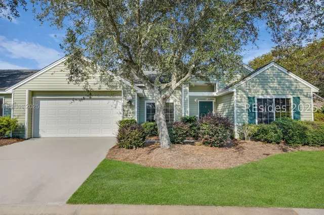 $295,000 | 2 Huquenin Court, Bluffton, SC 29909