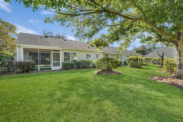 $295,000 | 2 Huquenin Court, Bluffton, SC 29909