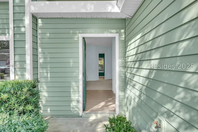 $295,000 | 2 Huquenin Court, Bluffton, SC 29909