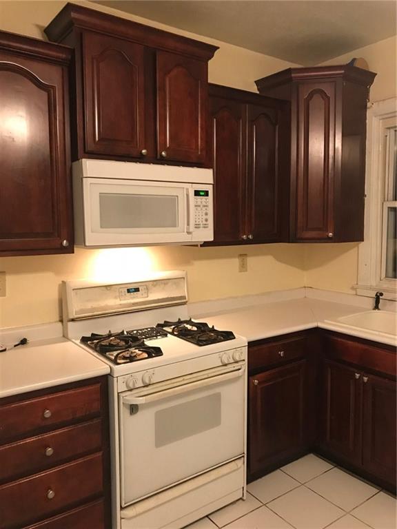 Lots of storage for your cooking needs!