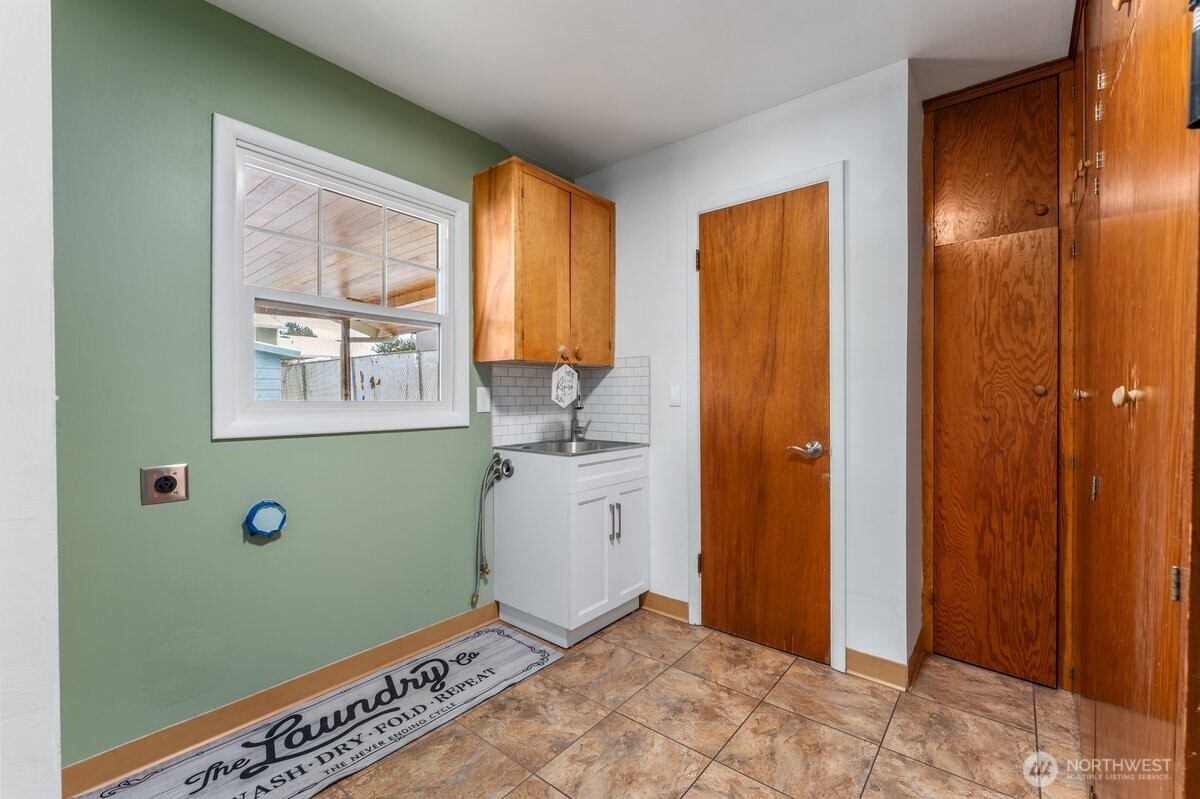 1423 Oak Street Wenatchee, WA 98801 - Photo 12 of 28