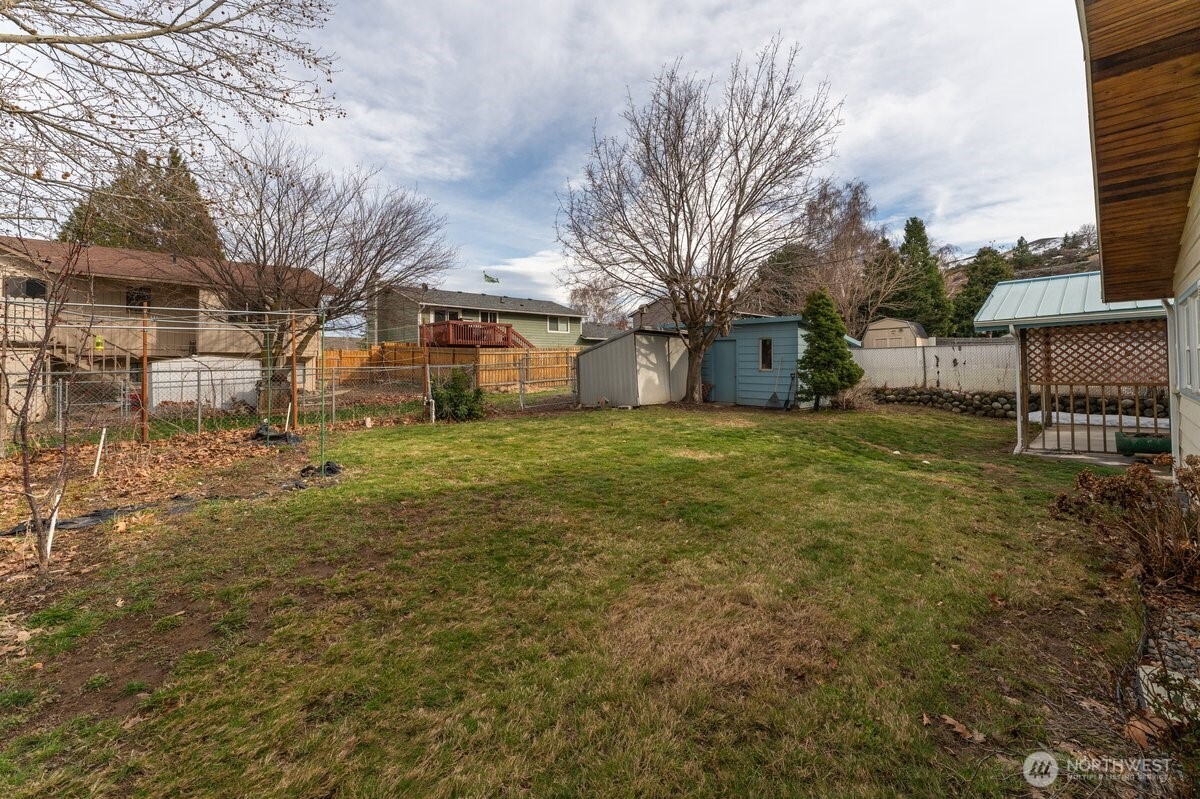 1423 Oak Street Wenatchee, WA 98801 - Photo 23 of 28