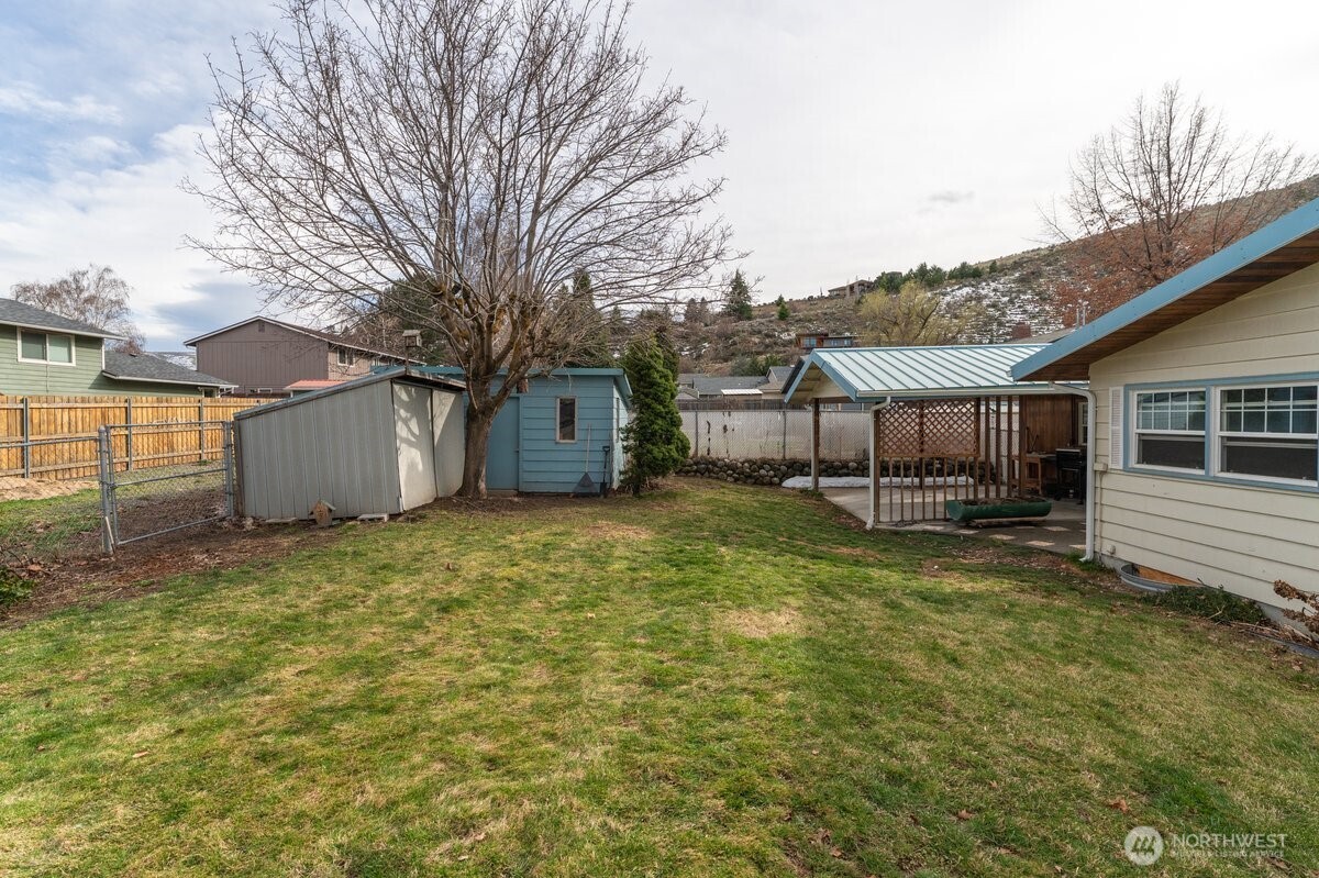 1423 Oak Street Wenatchee, WA 98801 - Photo 24 of 28