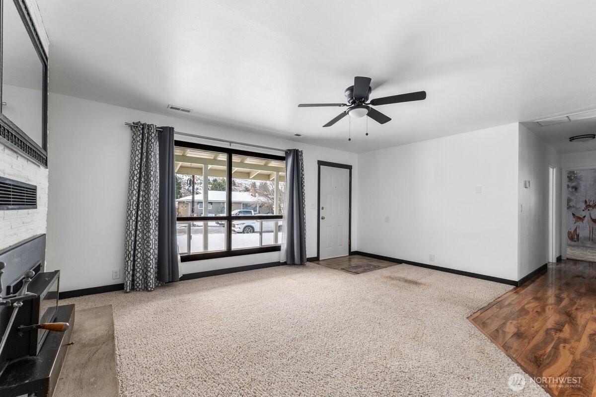 1423 Oak Street Wenatchee, WA 98801 - Photo 5 of 28