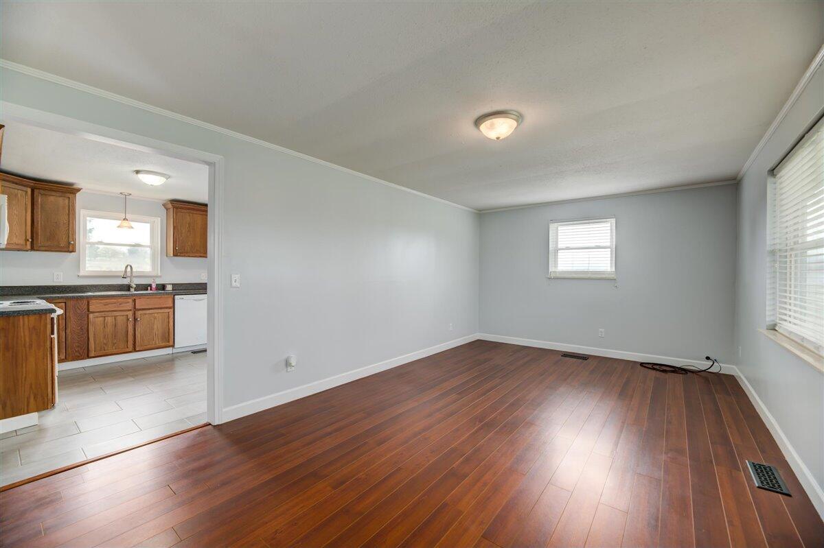 270 Thompson Road Madisonville, TN 37354 - Photo 8 of 31 08-270-Thompson-Rd-Madisonville-TN-8