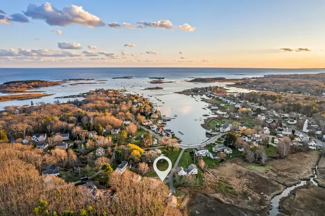 $399,000 | 22 Pier Road, Unit B2, Kennebunkport, ME 04046