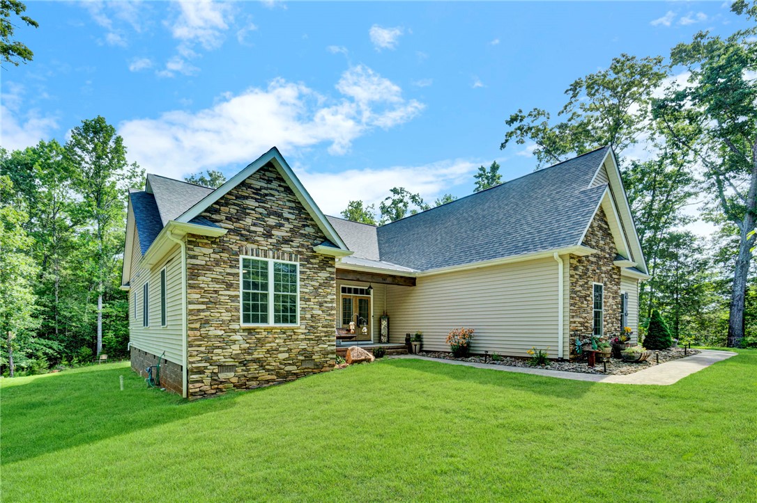 547 Lawrence Bridge Road Seneca, SC 29672 - Photo 3 of 49