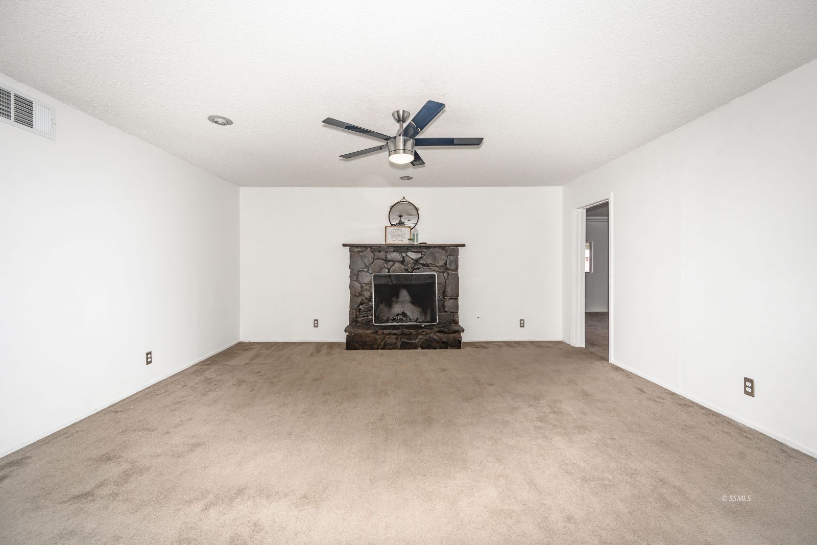 524 East Church Avenue Ridgecrest, CA 93555 - Photo 6 of 31 Gallery Image 6