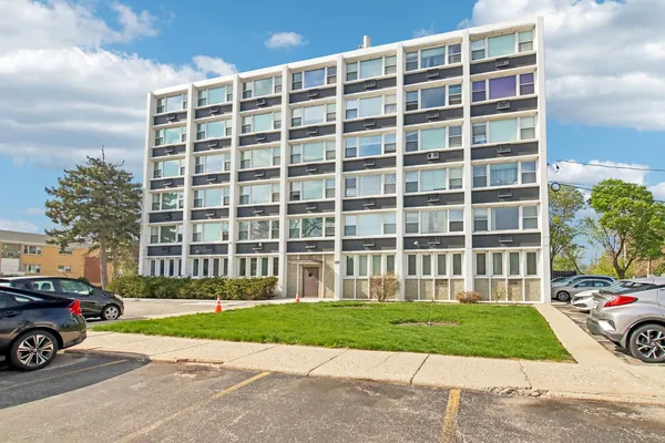 $198,500 | 5975 North Odell Avenue, Unit 3C, Chicago, IL 60631