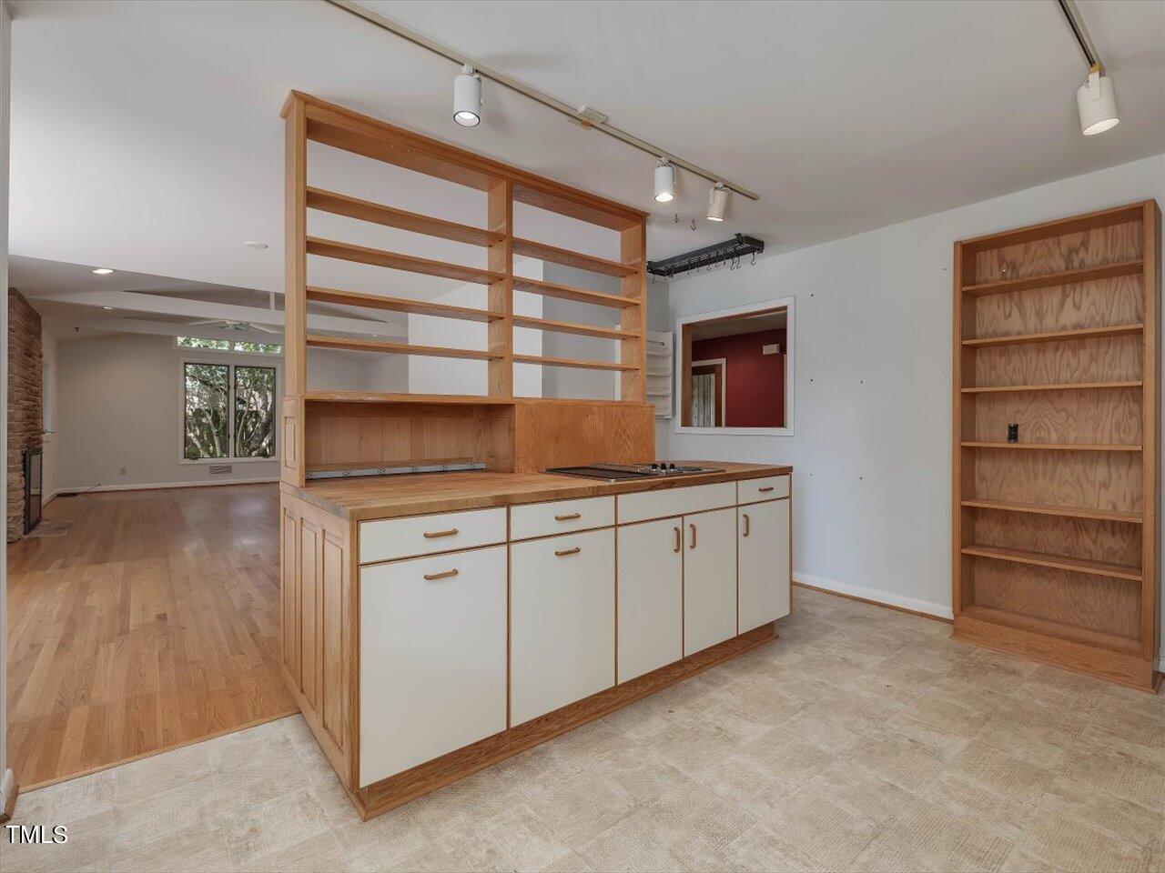2129 Ridge Road Raleigh, NC 27607 - Photo 28 of 79 36-Kitchen