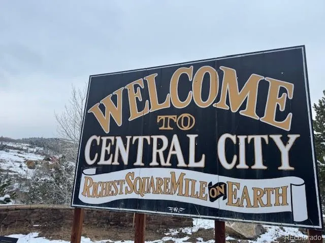 a street sign that is on a pole