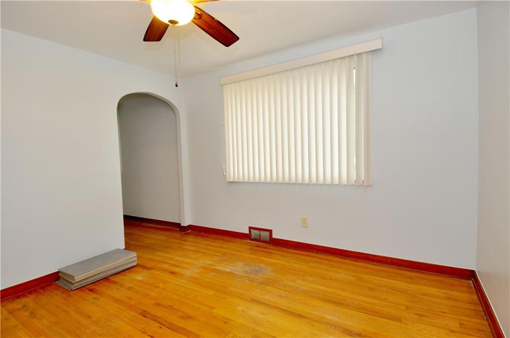 1103 Riverview Road Pittsburgh, PA 15238 - Photo 9 of 13 Dining room