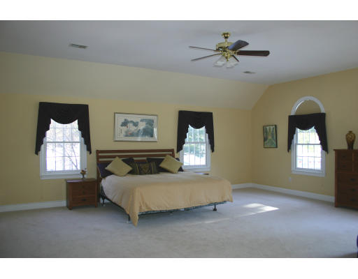 26 Amanda Road Sudbury, MA 01776 - Photo 15 of 23