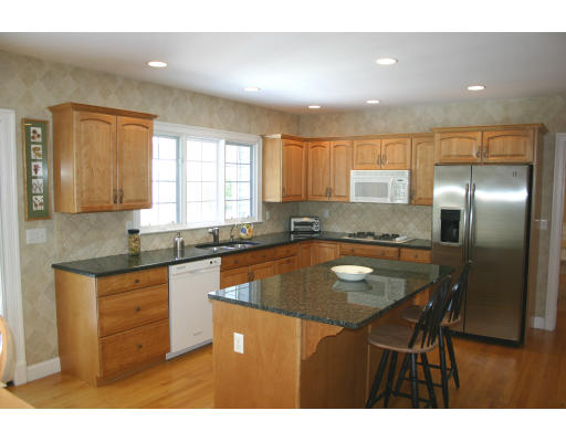 26 Amanda Road Sudbury, MA 01776 - Photo 10 of 23
